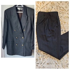 Valerie Stevens wool charcoal gray double breasted blazer pants suit.
